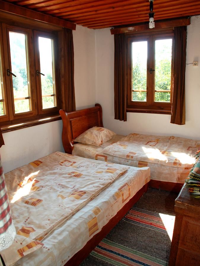 Загородные дома Guest House Four Pines Бели-Осым